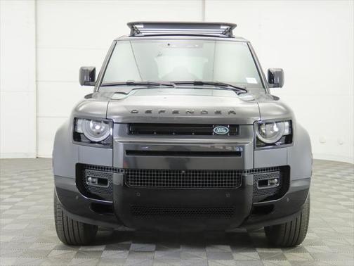 2025 Land Rover Defender 110 P400 X-Dynamic SE