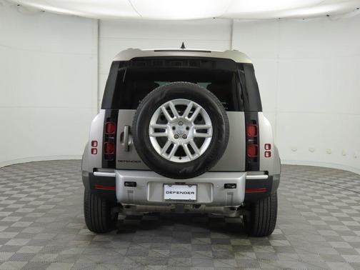 2025 Land Rover Defender 110 P300