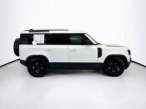 2020 Land Rover Defender 110 SE
