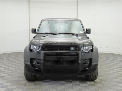 2025 Land Rover Defender V8
