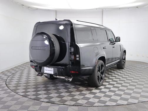 2025 Land Rover Defender V8