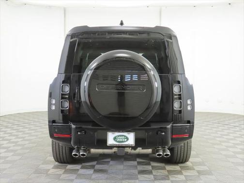 2025 Land Rover Defender V8
