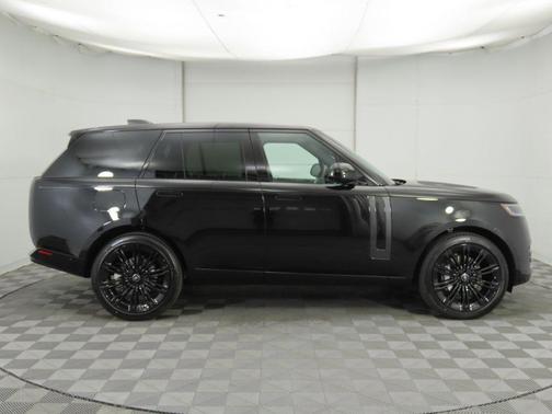 2025 Land Rover Range Rover P400 SE