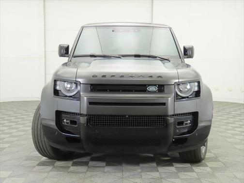 2024 Land Rover Defender V8