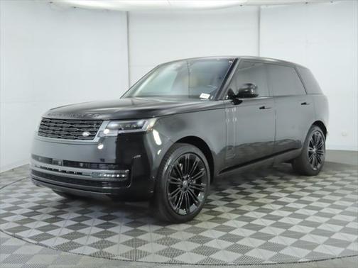 2025 Land Rover Range Rover P530 SE 7 Seat