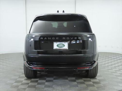 2025 Land Rover Range Rover P530 SE 7 Seat