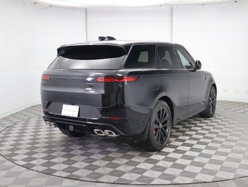 2025 Land Rover Range Rover Sport SE