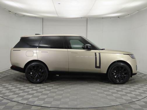 2026 Land Rover Range Rover P550e SE