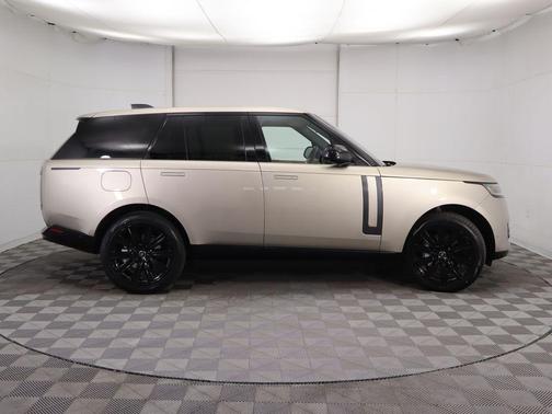 2025 Land Rover Range Rover P400 SE