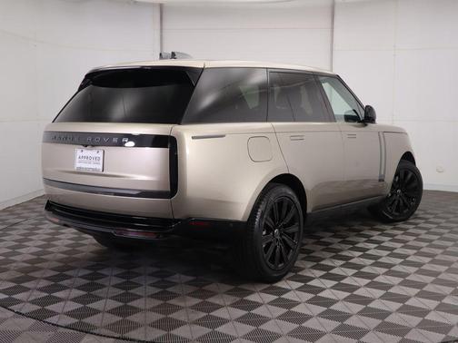 2025 Land Rover Range Rover P400 SE