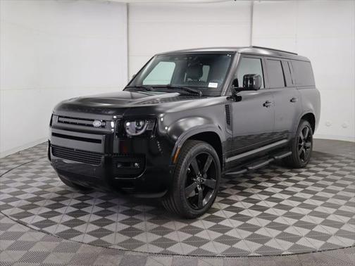 2025 Land Rover Defender 130 P400 X-Dynamic SE