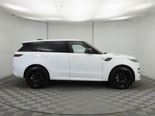 2026 Land Rover Range Rover Sport SE