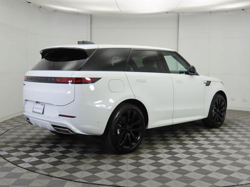 2026 Land Rover Range Rover Sport SE