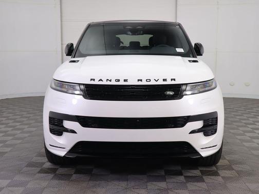 2025 Land Rover Range Rover Sport SE
