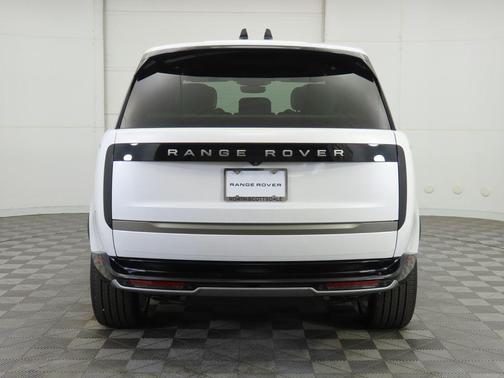 2025 Land Rover Range Rover P530 SE