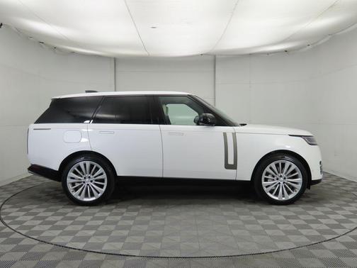 2025 Land Rover Range Rover P530 SE