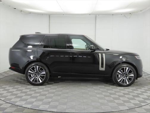 2025 Land Rover Range Rover P550e SE