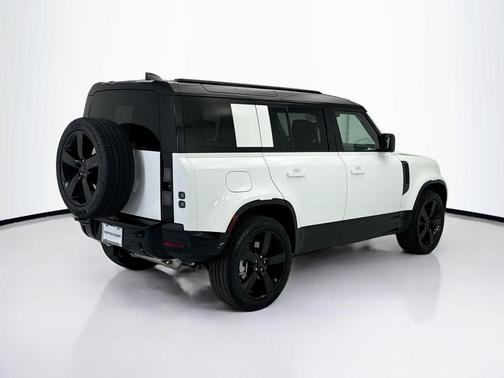 Fuji White 2026 Land Rover Defender P400 X-Dynamic SE