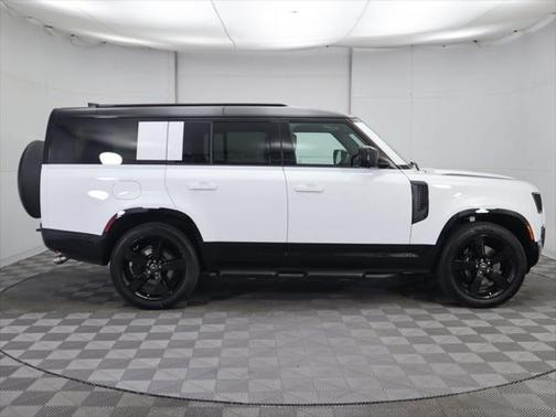 2025 Land Rover Defender V8