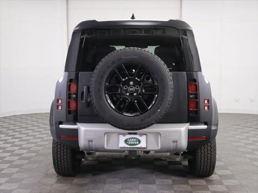 2025 Land Rover Defender 110 P400 S
