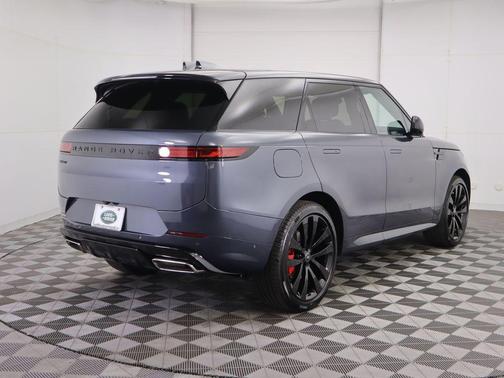 2025 Land Rover Range Rover Sport SE