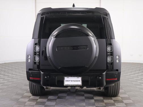 2025 Land Rover Defender 130 P400 X