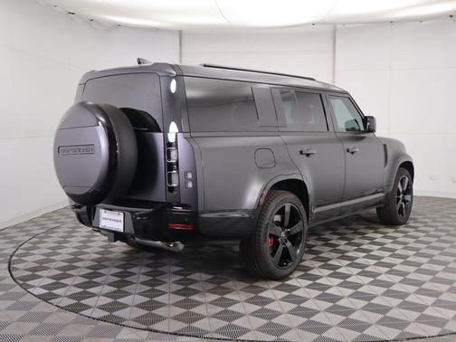 2025 Land Rover Defender 130 P400 X