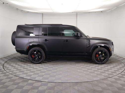 2025 Land Rover Defender 130 P400 X