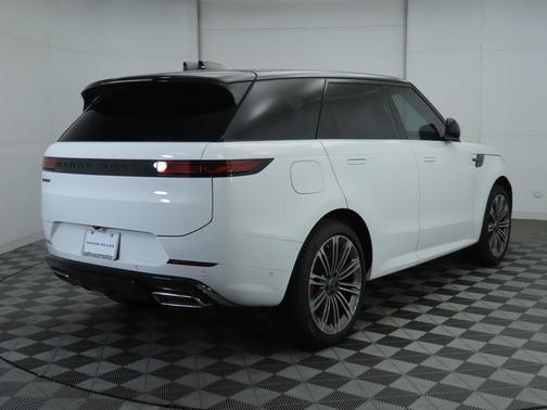 2025 Land Rover Range Rover Sport SE