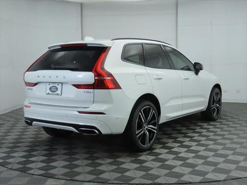 2020 Volvo XC60 T5 R-Design