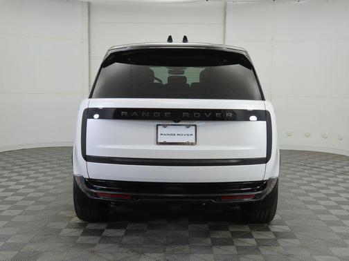 2025 Land Rover Range Rover P400 SE 7 Seat