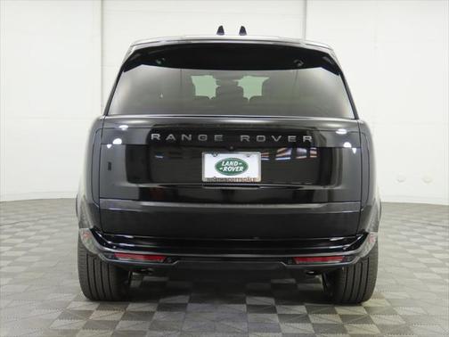 2025 Land Rover Range Rover P400 SE 7 Seat