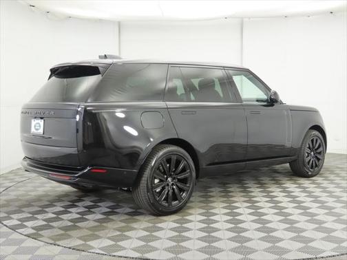 2025 Land Rover Range Rover P400 SE 7 Seat
