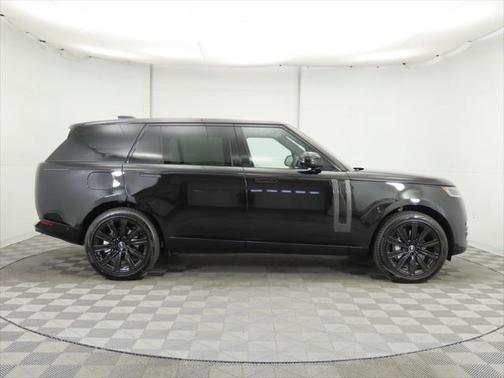 2025 Land Rover Range Rover P400 SE 7 Seat