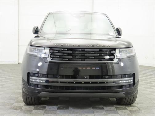 2025 Land Rover Range Rover P400 SE 7 Seat