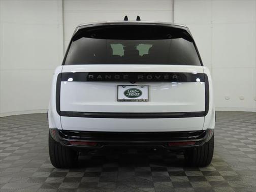 2025 Land Rover Range Rover P530 SE 7 Seat