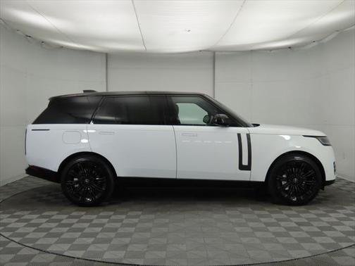 2025 Land Rover Range Rover P530 SE 7 Seat