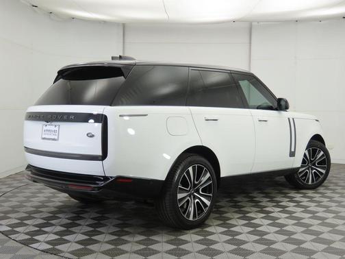 2023 Land Rover Range Rover P530 SE