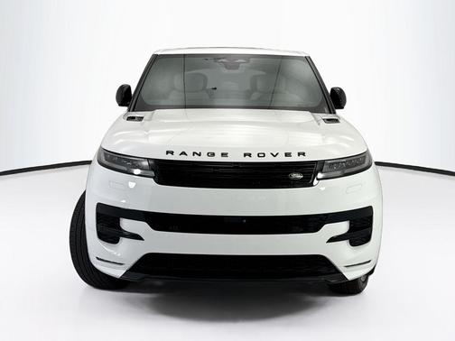 Fuji White 2025 Land Rover Range Rover Sport SE