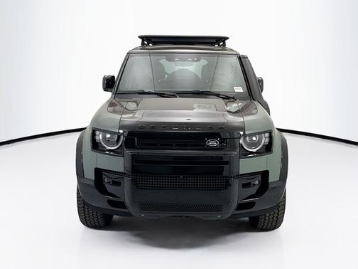 Keswick Green Metallic 2026 Land Rover Defender 110 P400 Trophy Edition Deep Sandglow