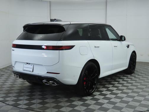 2026 Land Rover Range Rover Sport SE