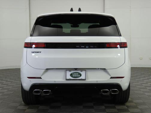 2025 Land Rover Range Rover Sport SE