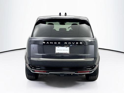 2026 Land Rover Range Rover P530 SE