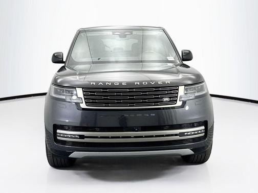 2026 Land Rover Range Rover P530 SE