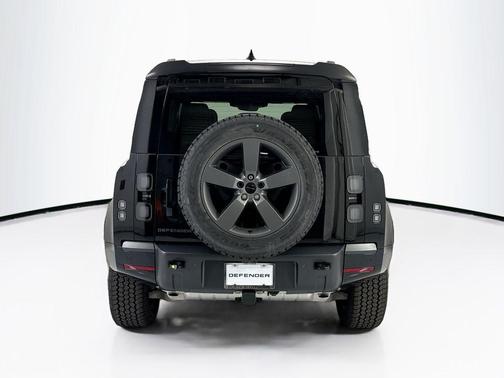 Santorini Black Metallic 2026 Land Rover Defender P400 X-Dynamic SE