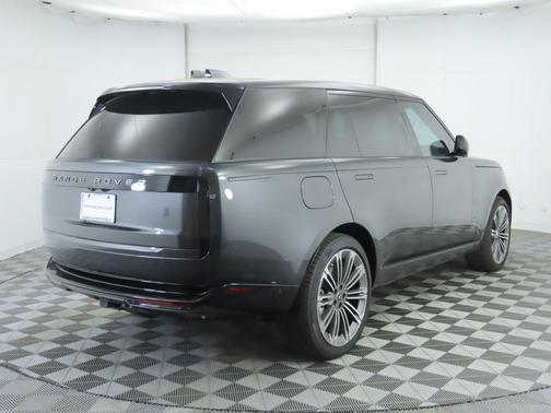 2025 Land Rover Range Rover P530 SE 7 Seat