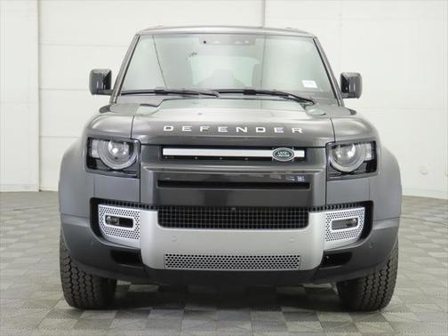 2025 Land Rover Defender 110 P300