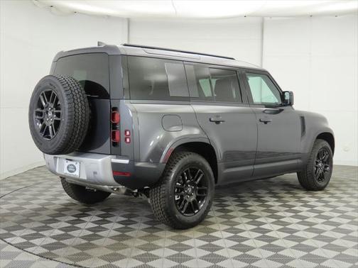 2025 Land Rover Defender 110 P300