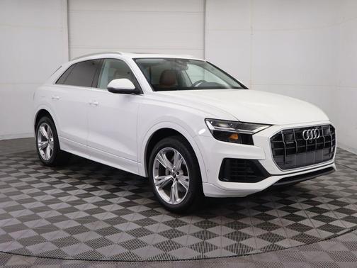 2022 Audi Q8 55 Premium Plus