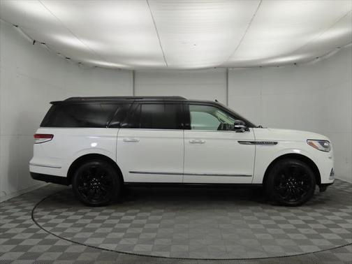 2024 Lincoln Navigator Black Label